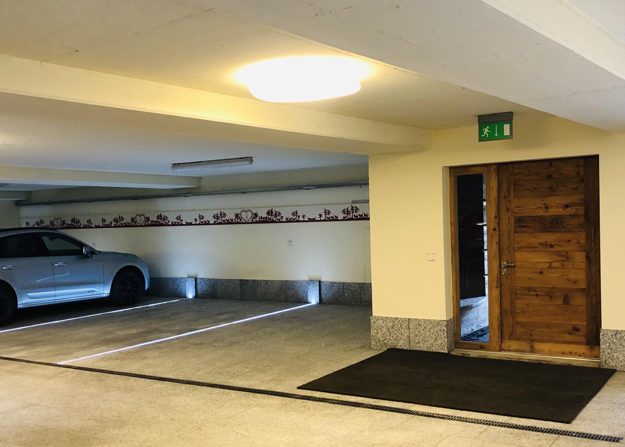 Place de parking dans un garage à la Route de Lens-Crans