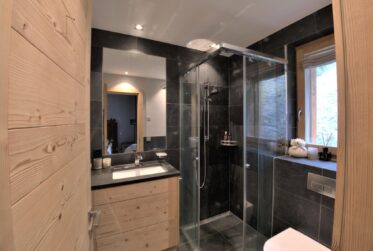 3.5 pièces dans une résidence avec piscine, spa, fitness et carnotzet